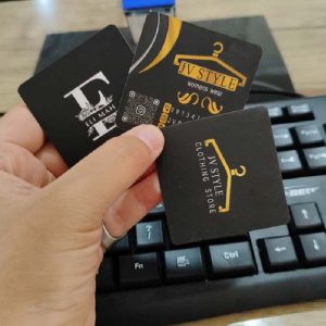 نمونه اتیکت لباس مربعی